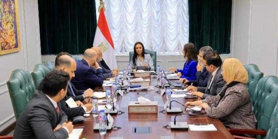 وزيرة التضامن تلتقي المدير التنفيذي لمصر بمجموعة البنك الدولي - زاجل الإخباري