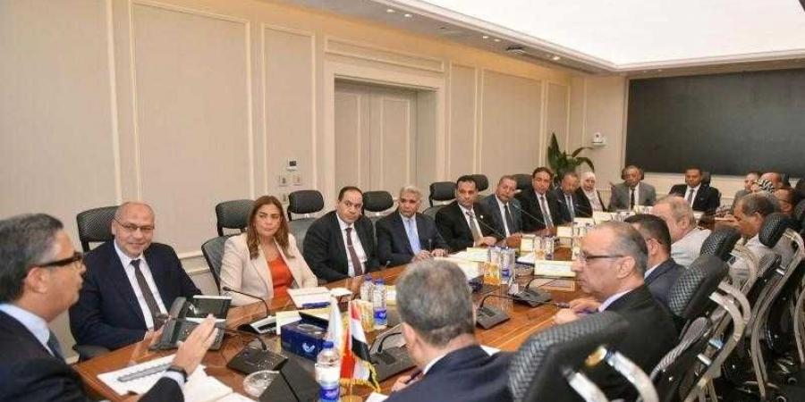 وزير التموين يجتمع مع السادة مديري مديريات التموين الجُدد - زاجل الإخباري
