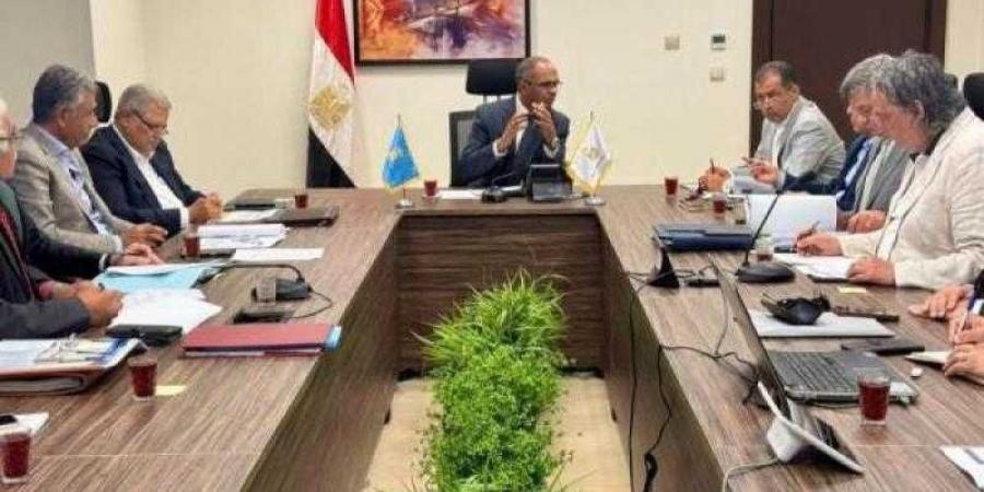 نائب وزير الإسكان يتابع موقف منظومة الصرف الصحي بمدينة دهب بمحافظة جنوب سيناء - زاجل الإخباري