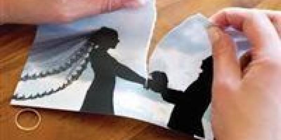 زوجها طلقها على فراش الموت لحرمانها من الميراث؟.. أمين الفتوى يجيب - زاجل الإخباري