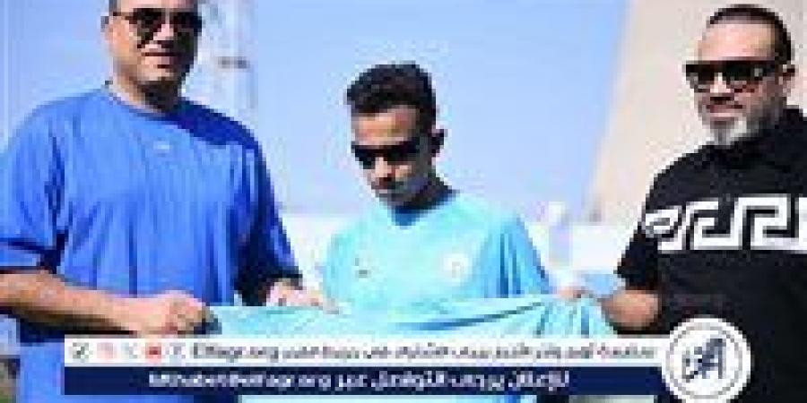 غزل المحلة يكرّم المشجع الكفيف محمد حموده - زاجل الإخباري