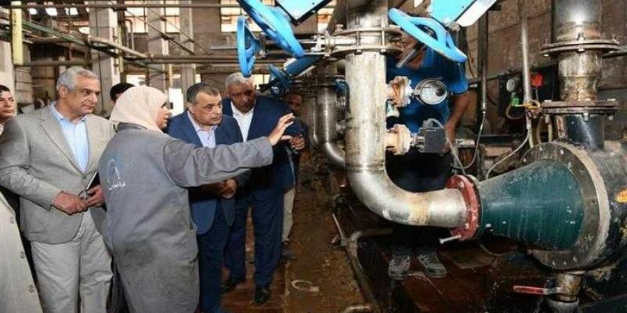 وزير الإنتاج الحربي يتابع سير العملية الإنتاجية بشركة أبو زعبل للكيماويات المتخصصة - زاجل الإخباري