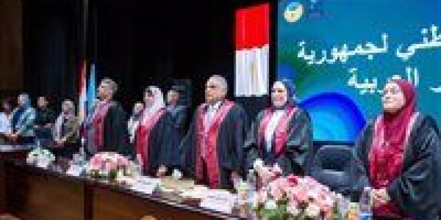 رئيس جامعة طنطا يشهد حفل تخرج الدفعة 47 من كلية الصيدلة - زاجل الإخباري
