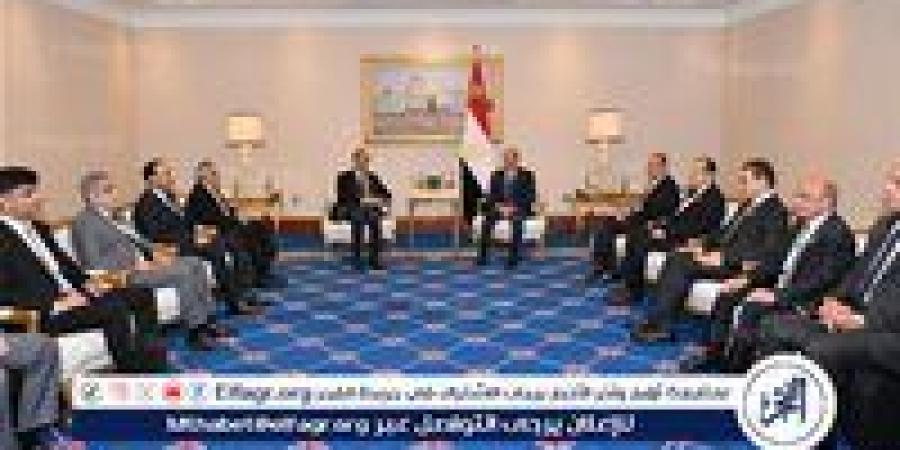 عاجل- الرئيس السيسي يلتقي رئيس وزراء باكستان بالدوحة: تعزيز التعاون الثنائي وإدانة العدوان الإسرائيلي على قطر - زاجل الإخباري