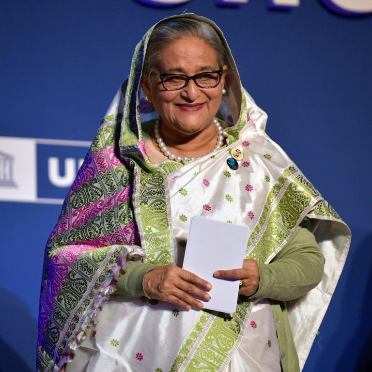 القضاء في بنغلاديش: السجن عامين لوزيرة بريطانية سابقة في قضية فساد