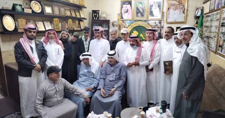 ثلوثية ابوسراج تشهد نخبة من نجوم الفن والإعلام يشيدون بالفرقة بعد 45 عاماً على تأسيسها