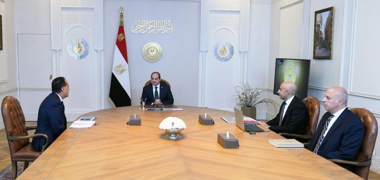 اجتماع الرئيس السيسي مع الدكتور مصطفى مدبولي رئيس مجلس الوزراء، والسيد محمد عبد اللطيف وزير التربية والتعليم والتعليم الفني