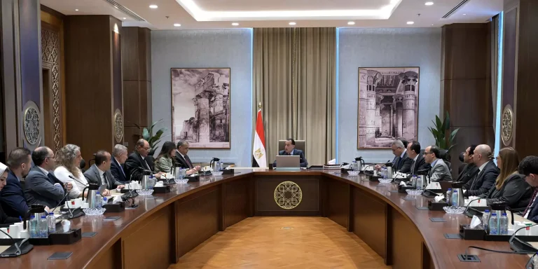 رئيس الوزراء يتابع الموقف التنفيذي لمشروع إحياء وتطوير حديقتي الحيوان والأورمان