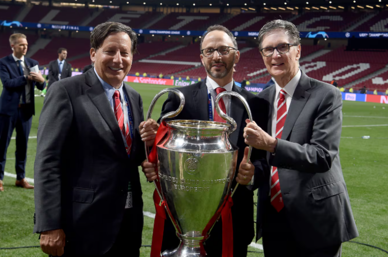 هل تعرف من هم ملاك ليفربول… بعد الحديث عن تورطهم في استبعاد محمد صلاح