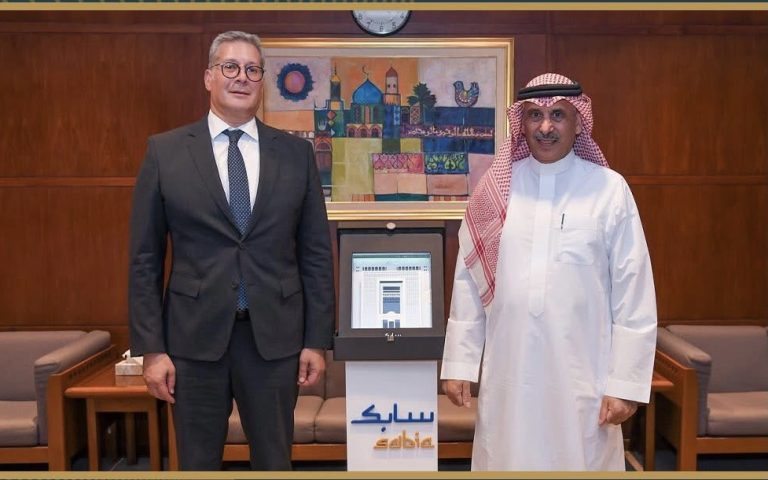 خلال زيارته للسعودية.. وزير البترول والثروة المعدنية يبحث التعاون في مجال البتروكيماويات مع الرئيس التنفيذي لشركة سابك