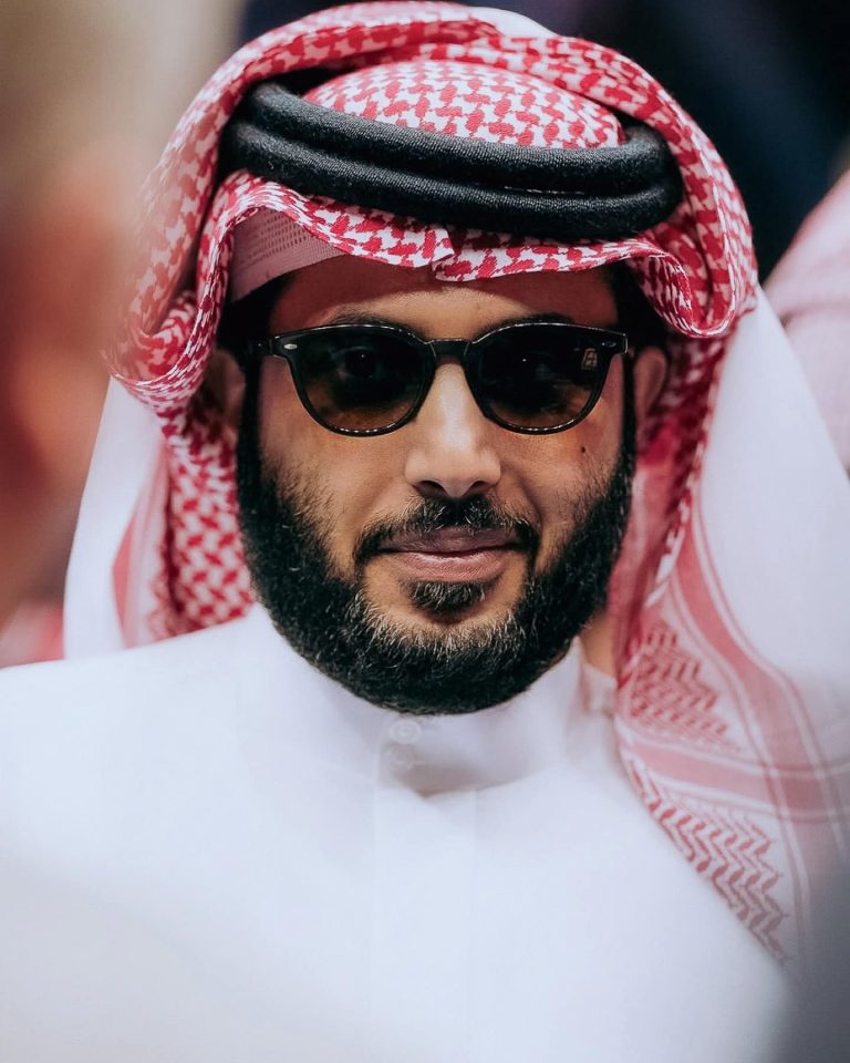 تركي آل الشيخ يشيد بفيلم “الست”.. بعد مشاهدة في عرض خاص