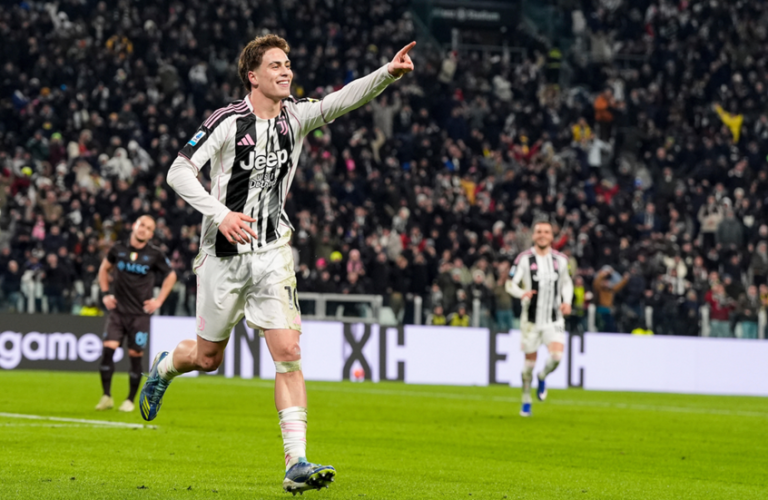 يوفنتوس يفوز على نابولي بثلاثية في الدوري الإيطالي