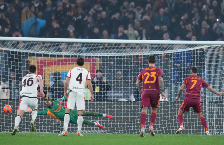 في قمة الإثارة روما وميلان يتعادلان ويهديان إنتر صدارة مريحة