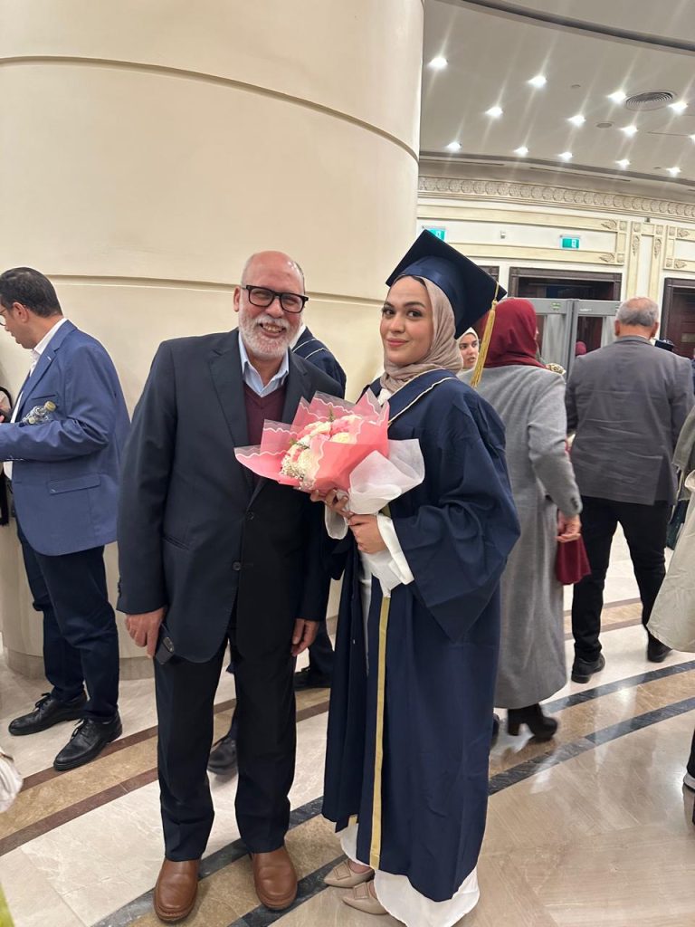 تهنئة بتخرج رضوى شريف عبد الحميد وحصولها على بكالوريوس الإعلام من الجامعة العربية المفتوحة