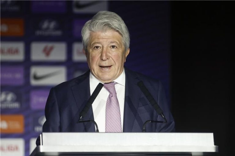 رئيس اتلتيكو مدريد :يأكد تفاؤله بتأهل فريقه لنصف نهائي كأس ملك إسبانيا