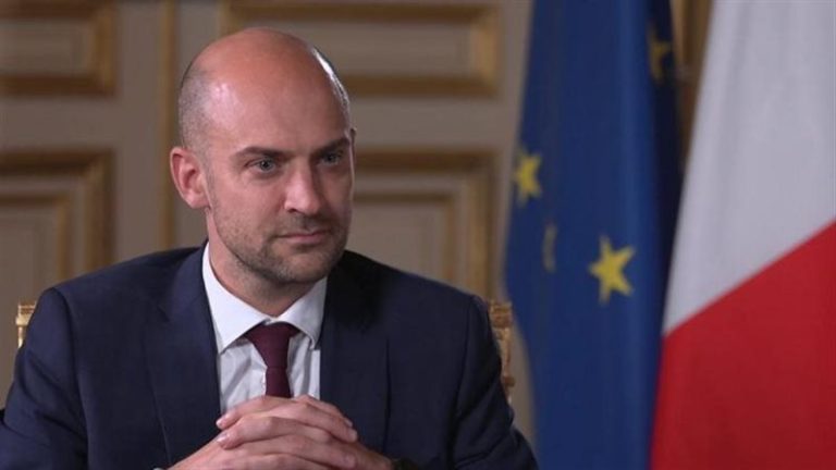 الخارجية الفرنسية ابلغت النيابة العامة عن دبلوماسي قد ورد اسمه في ملفات إبستين