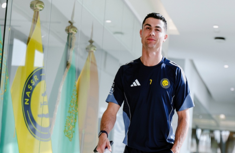 سبب رفض رونالدو خوض مواجهة الرياض ( الأمير الوليد بن طلال ).