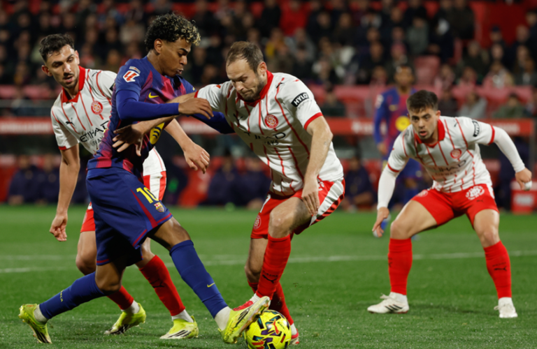 جيرونا يهزم برشلونة ويهدي ريال مدريد صدارة “الليغا”