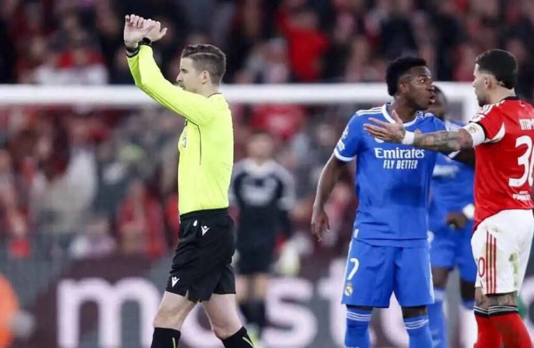 لاعب بنفيكا يصرح باعتراف خطير بعد أزمته مع فينيسيوس جونيور