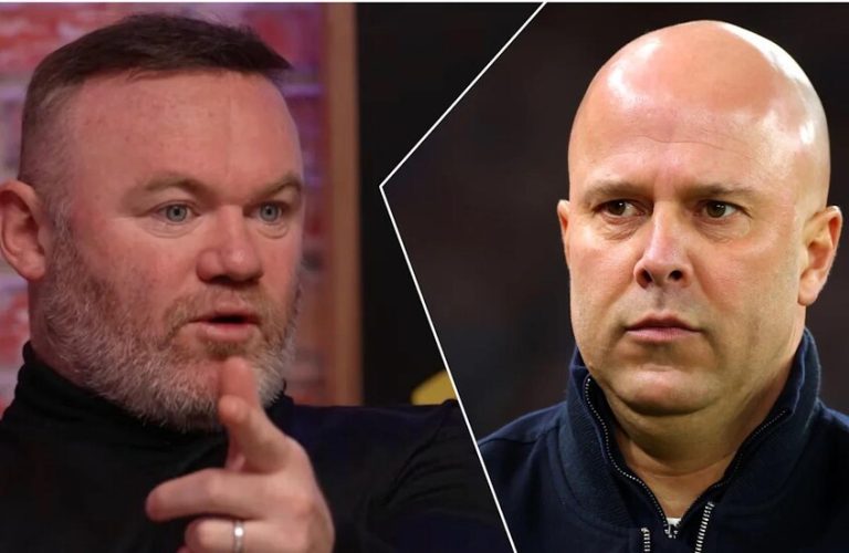 سلوت يرد على واين روني بتعليق حازم . بعد التقليل من شأنه