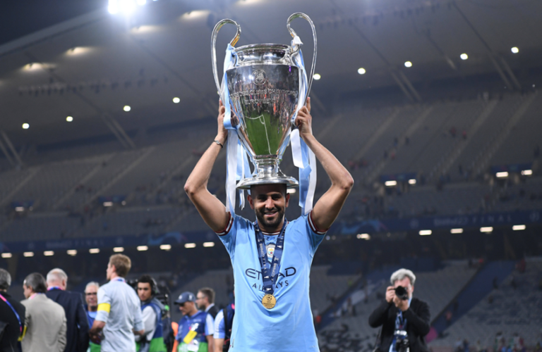 مانشستر سيتي يفاجئ محرز في عيد ميلاده باستعراض هدفه التاريخي في شباك ليفربول