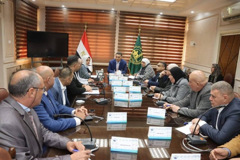 محافظ القليوبية يعقد اجتماعه الأول برؤساء المدن لمتابعة سير العمل وتطوير الخدمات المقدمة للمواطنين