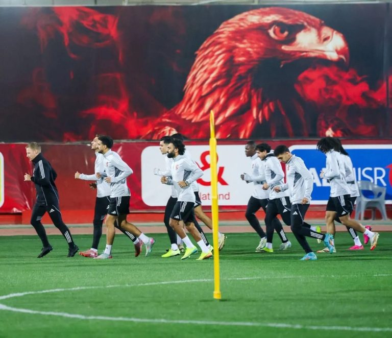 الأهلي المثقل بالغيابات يصطدم بسموحة.وثلاث مباريات مهمة في الدوري غداً