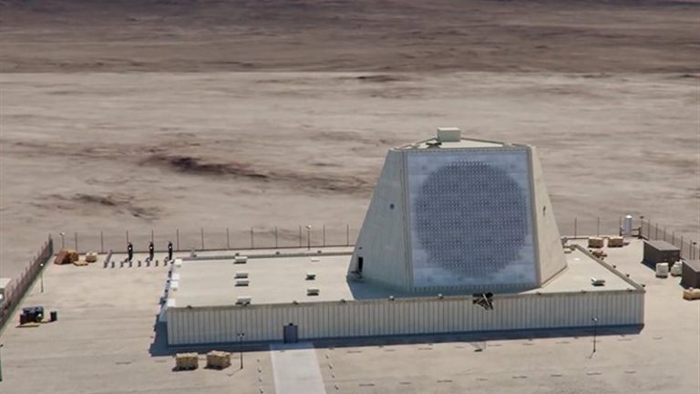 فقدان رادارين بالبحرين وقطر يزعزع منظومة الدفاع الصاروخي الأمريكية بالمنطقة . تبلغ تكلفتهما 1.1 مليار دولار