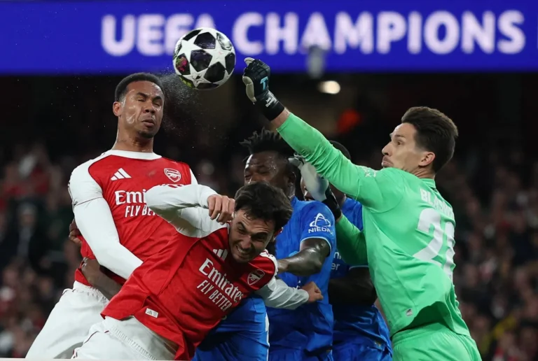 حارس ليفركوزن: البوندسليجا “الأهم” بعد الخروج من دوري الأبطال