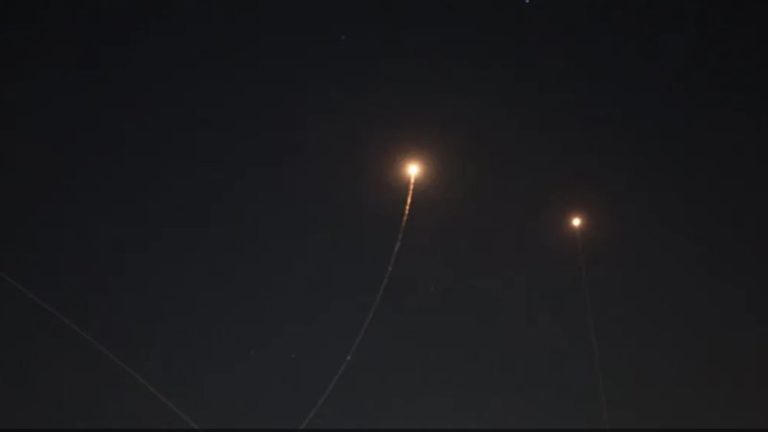 إسرائيل تعلن عن “عطلين” في أنظمة الدفاع الجوي