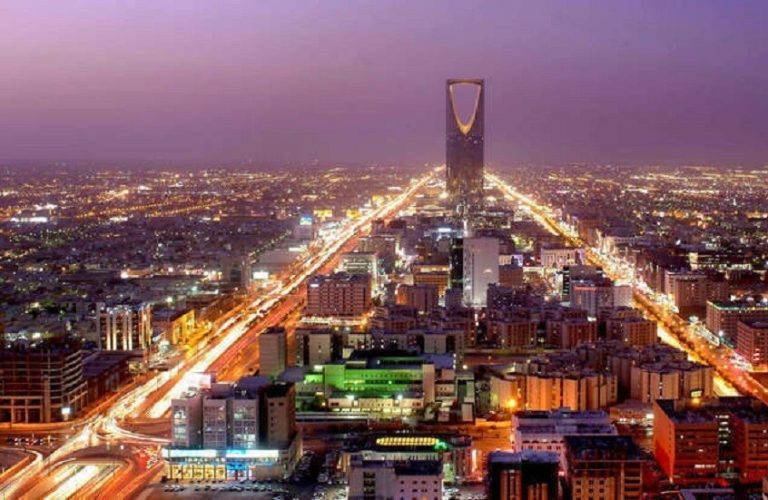 رويترز: حريق في السفارة الأمريكية بالرياض إثر انفجار