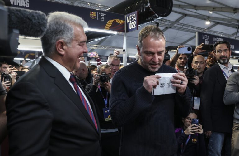 ما هي أول قرارات لابورتا بعد فوزه بانتخابات رئاسة برشلونة