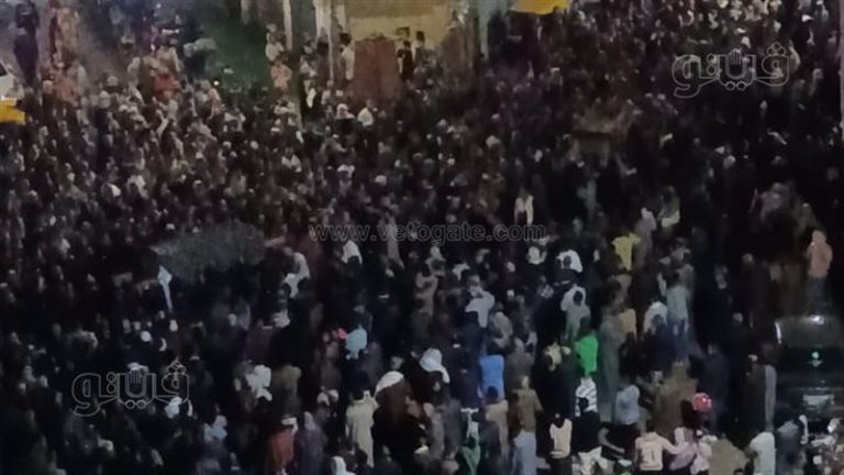 جنازة مهيبة للأب والأطفال ضحايا تسريب الغاز في سرسنا بالمنوفية
