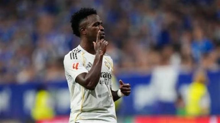 فينيسيوس جونيور يقود “حملة إقناع” لضم جوهرة ليفربول إلى ريال مدريد