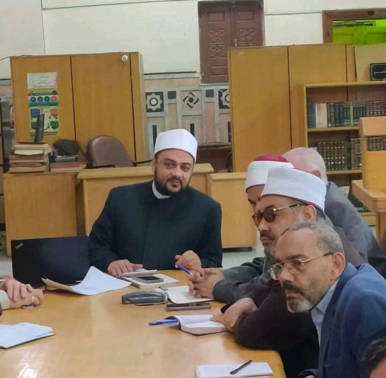 أمين عام “الأعلى للشئون الإسلامية” يتفقد مكتبة المخطوطات بمسجد السيدة زينب ويتابع مشروع الرقمنة تمهيداً لإعادة فتحها أمام الباحثين