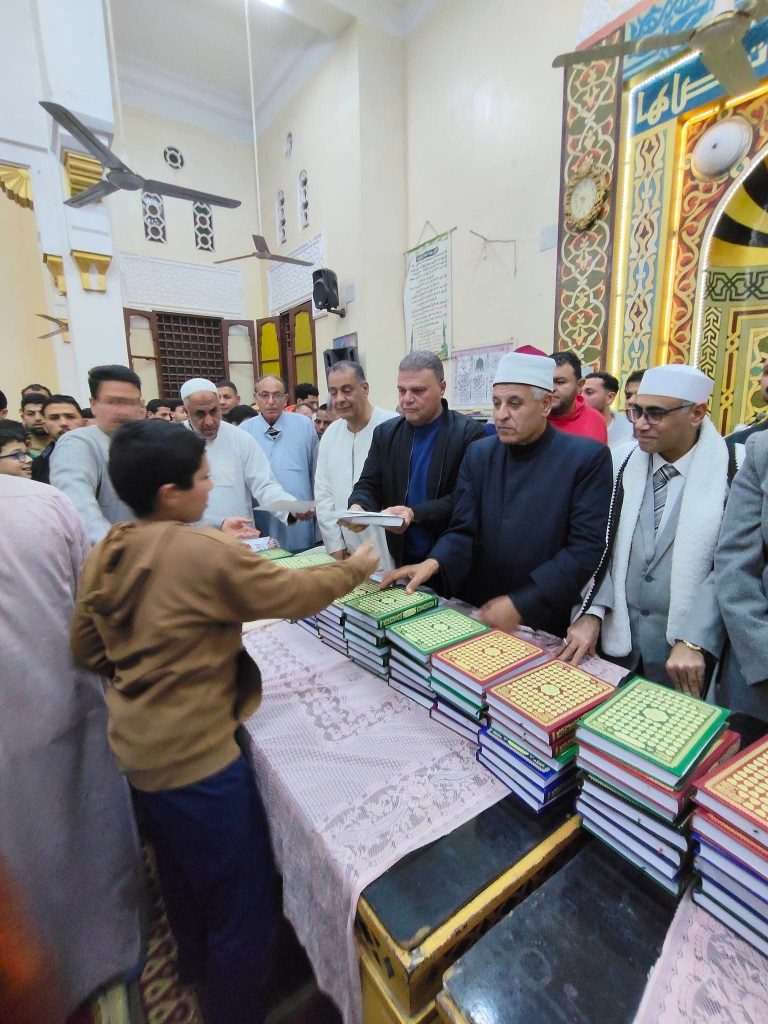 حرك وخضر وحمودة وابوسريع نجوم الأمسية الدينية وحفل تكريم حفظة القرآن الكريم الليلة بسندبيس القناطر الخيرية بدعوة من النائب الحاج فتحى دسوقى عضو مجلس الشيوخ