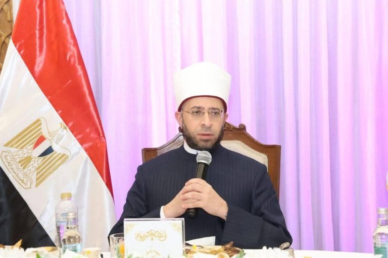 في مشهد يسوده الألفة والاعتزاز: وزير الأوقاف يشارك أبناءه الإفطار السنوي لوزارة الأوقاف بمسجد مصر بالعاصمة الجديدة