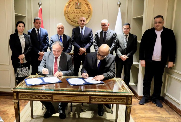 وزير التربية والتعليم ورئيس الهيئة الوطنية للصحافة يشهدان توقيع بروتوكول تعاون مع “دار التحرير للطبع والنشر” لتطوير الخدمات التعليمية وتعزيز التحول الرقمي