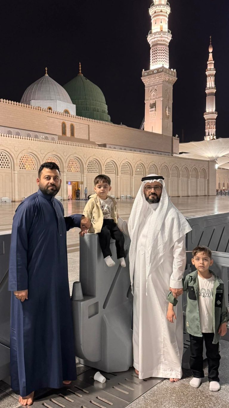 قلبي بالمدينة وجد السكينة محمد نبينا السلام عليك اللهم صلِ على نبينا وسيدنا محمد ﷺ