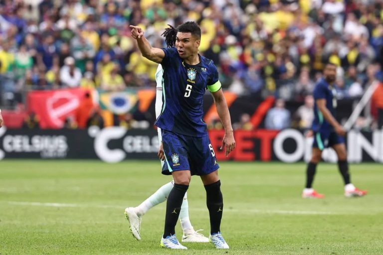 كاسيميرو: قرار الرحيل عن مان يونايتد نهائي