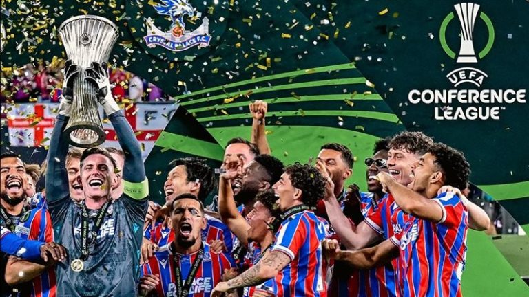 شاهد، كيف احتفل لاعبو كريستال بالاس بكأس المؤتمر الأوروبي