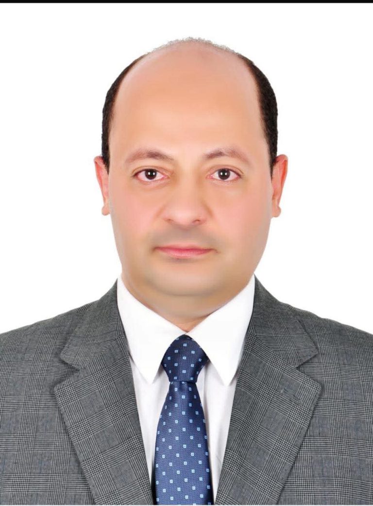 وزير الاستثمار والتجارة الخارجية يصدر قرارًا بتعيين سعيد عرفه مساعدًا للوزير لشئون عقود الاستثمار.