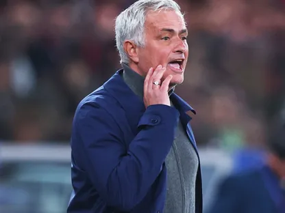 جوزيه مورينيو يطالب ريال مدريد بـ5 صفقات لدعم الوسط والدفاع 