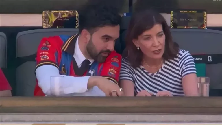 زهران ممداني عمدة نيويورك يفاجئ مشجعي المغرب والبرازيل في المدرجات