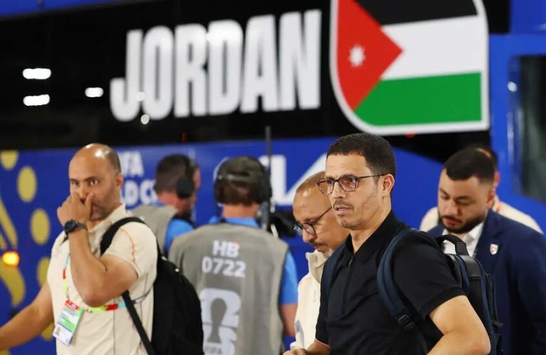 بعد مشاركته المونديالية الأولى.. منتخب النشامى يصل أرض الأردن وسط استقبال رسمي وشعبي