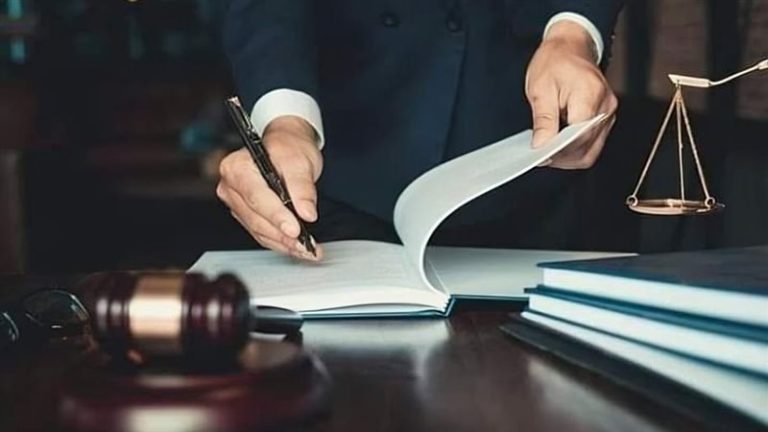 مفاجأة، المتهم بقتل أستاذ جامعي بالمنوفية طعن نفسه بعد الجريمة ونقل للمستشفى