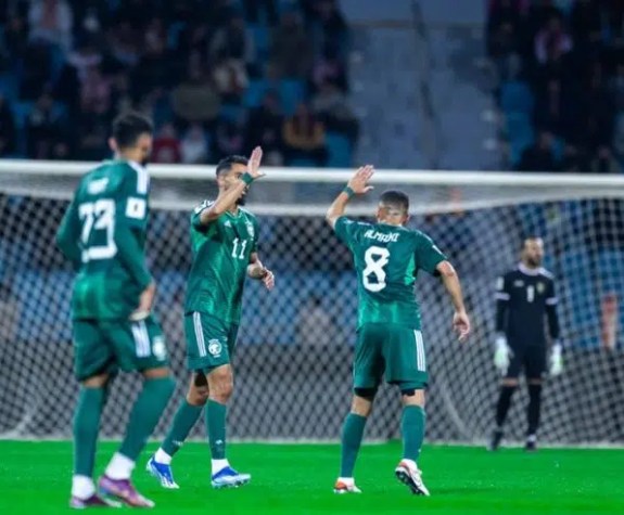 حكم برازيلي يدير لقاء السعودية وإسبانيا بالمونديال 