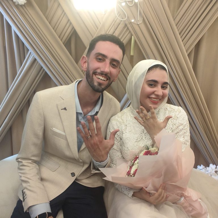 حين يعزف الفرح لحن المودة».. ليلة ساحرة في قاعة فريسكو تُطوق قلبيْ الدكتور محمد أمجد أبو رية والدكتورة مي علاء قنديل بـ دبلة الخطوبة