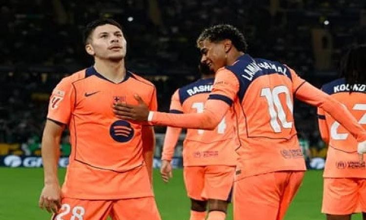 لاعب برشلونة مهدد بالغياب “7 أشهر” بعد إصابة خطيرة في الركبة
