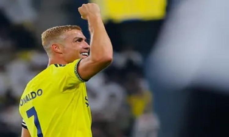“الهداف التاريخي” رونالدو يقود النصر للفوز أمام التعاون